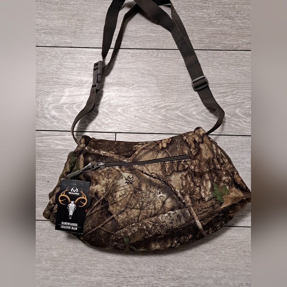 Brand New RealTree Hand Warmer. Windproof